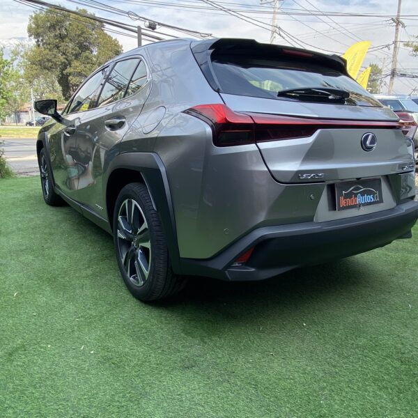 2022 Lexus Ux 250H LUX Hibrido - Imagen 5