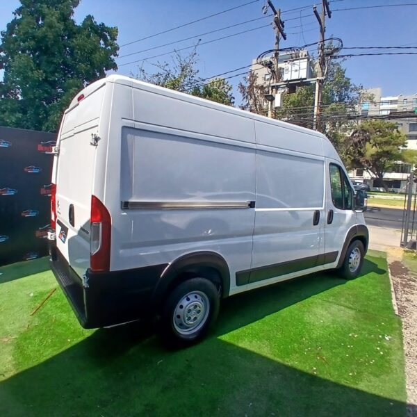 2023 Citroën Jumper Jumper 2.0 Manual BlueHDI L2H2 FACTURABLE - Imagen 2