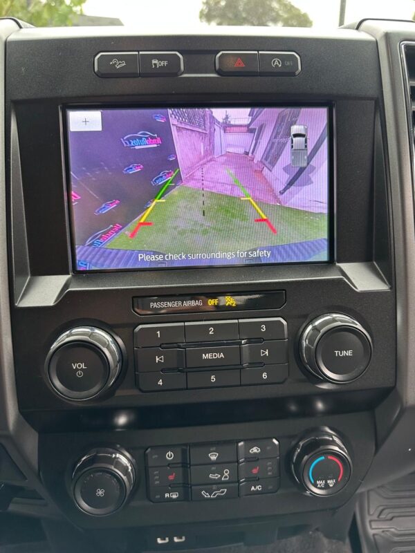 Ford F150 XLT DCAB 3.3 Automática y 4x4 - Imagen 23