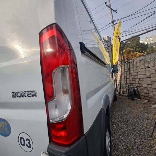 2018 Peugeot Boxer 2.0 BlueHDI 160 L2H2 - Imagen 9