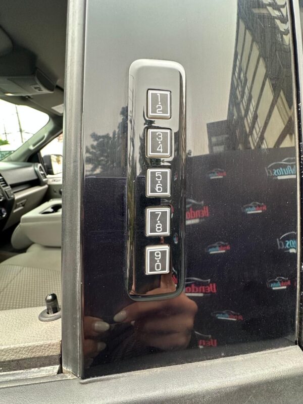 Ford F150 XLT DCAB 3.3 Automática y 4x4 - Imagen 16