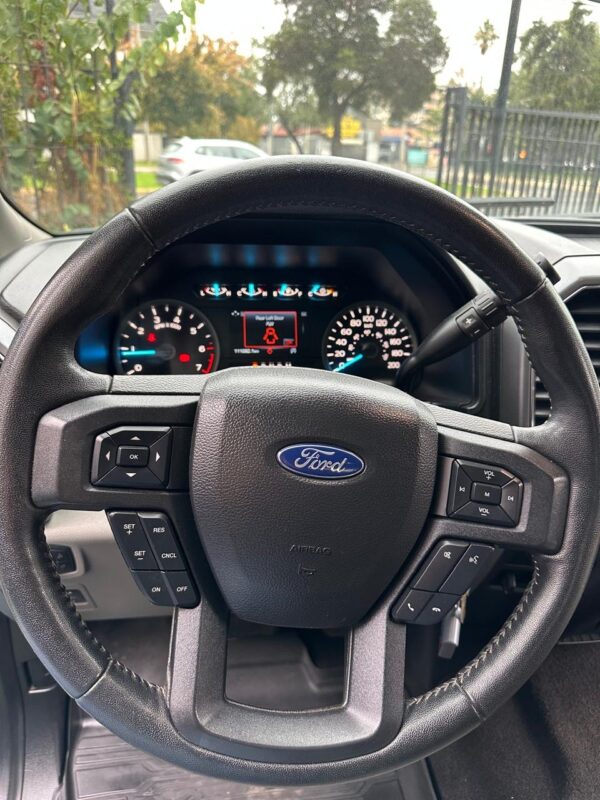 Ford F150 XLT DCAB 3.3 Automática y 4x4 - Imagen 17