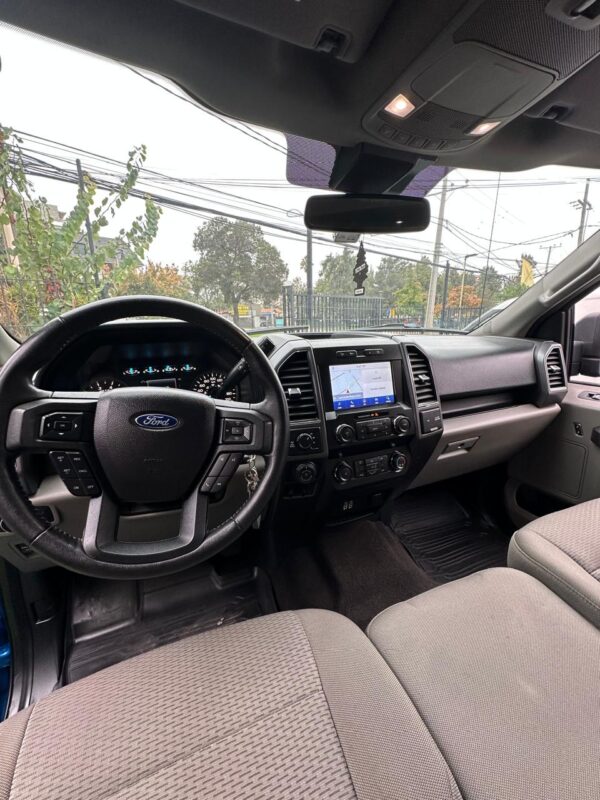 Ford F150 XLT DCAB 3.3 Automática y 4x4 - Imagen 20