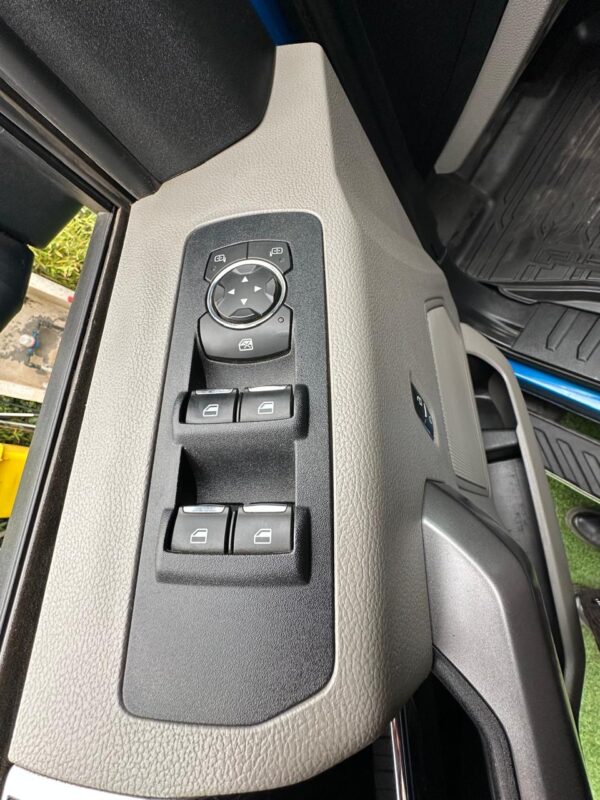 Ford F150 XLT DCAB 3.3 Automática y 4x4 - Imagen 15