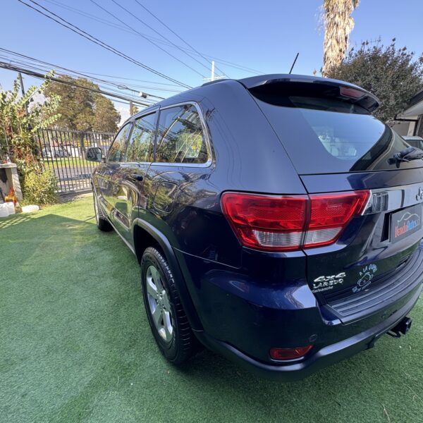 Jeep Grand Cherokee Laredo 3.6 4x4 - Imagen 17