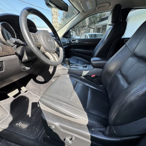 Jeep Grand Cherokee Laredo 3.6 4x4 - Imagen 16