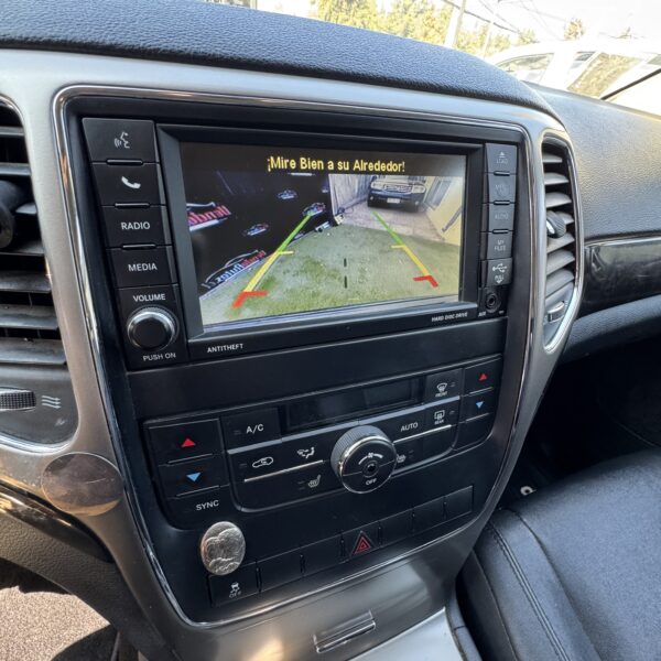 Jeep Grand Cherokee Laredo 3.6 4x4 - Imagen 13