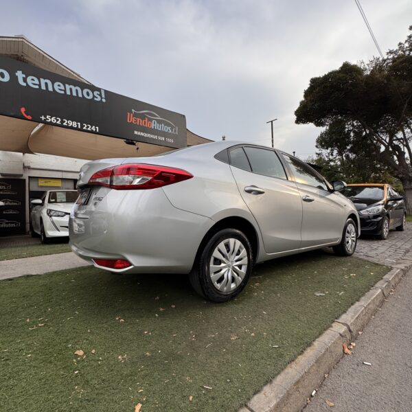 Toyota Yaris Sedan 1.5 automático - Imagen 10