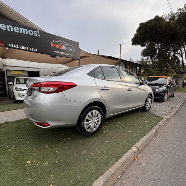 Toyota Yaris Sedan 1.5 automático - Imagen 7