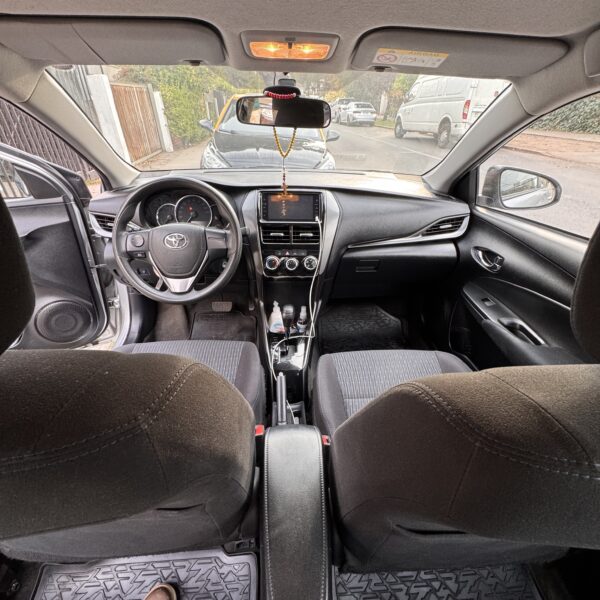 Toyota Yaris Sedan 1.5 automático - Imagen 20