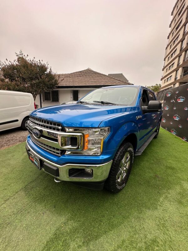 Ford F150 XLT DCAB 3.3 Automática y 4x4 - Imagen 4
