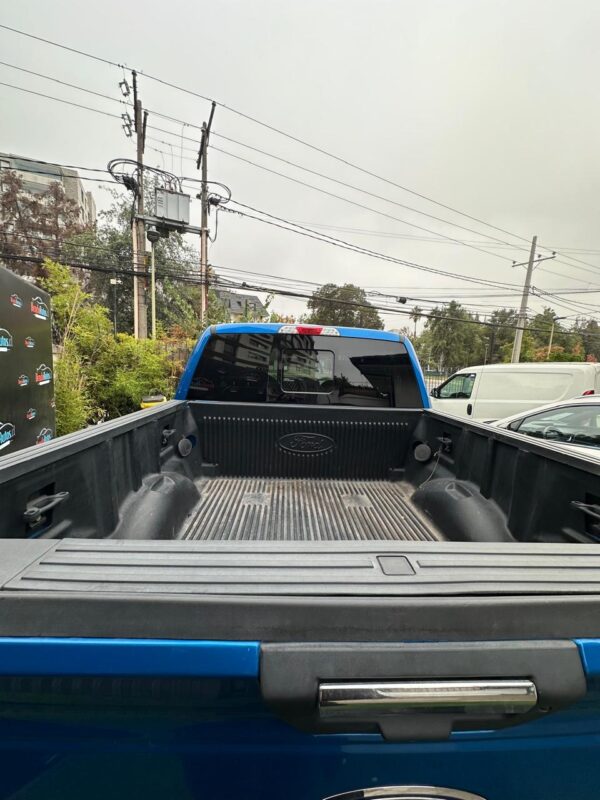 Ford F150 XLT DCAB 3.3 Automática y 4x4 - Imagen 7