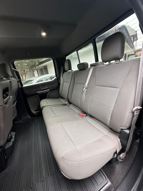 Ford F150 XLT DCAB 3.3 Automática y 4x4 - Imagen 19