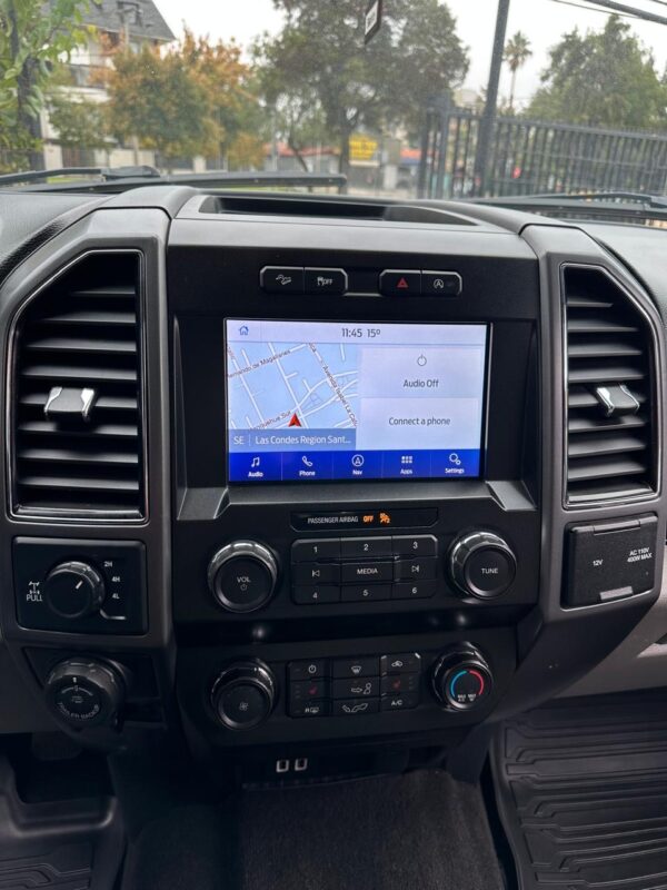 Ford F150 XLT DCAB 3.3 Automática y 4x4 - Imagen 22