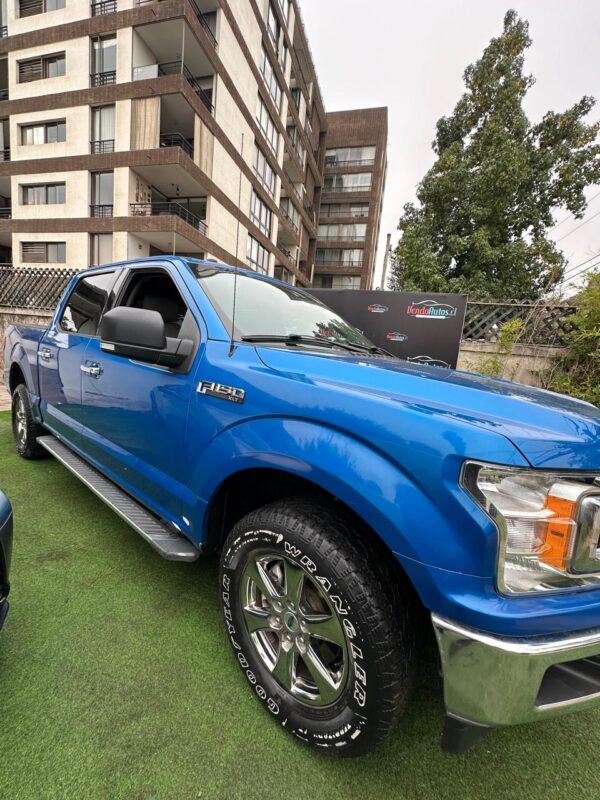 Ford F150 XLT DCAB 3.3 Automática y 4x4 - Imagen 9