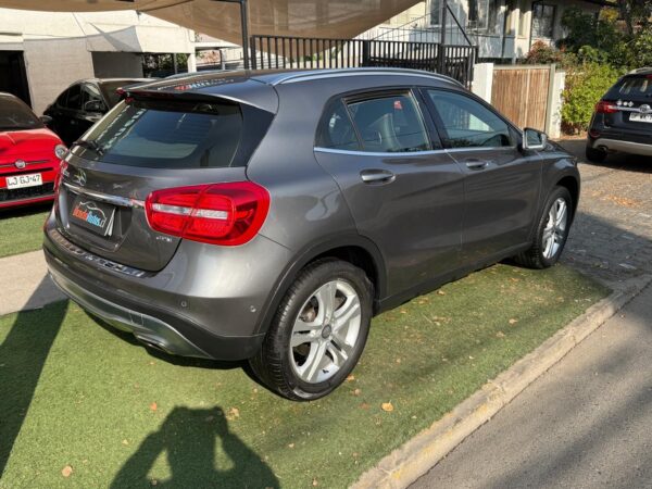 Mercedes Benz GLA200 2016 2.0 - Imagen 11
