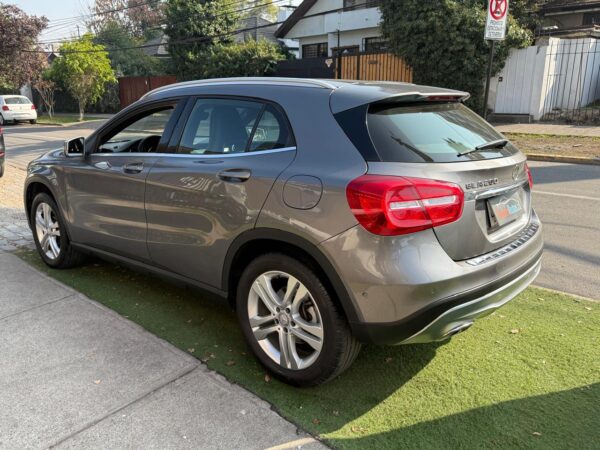 Mercedes Benz GLA200 2016 2.0 - Imagen 9
