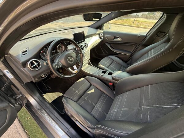 Mercedes Benz GLA200 2016 2.0 - Imagen 13